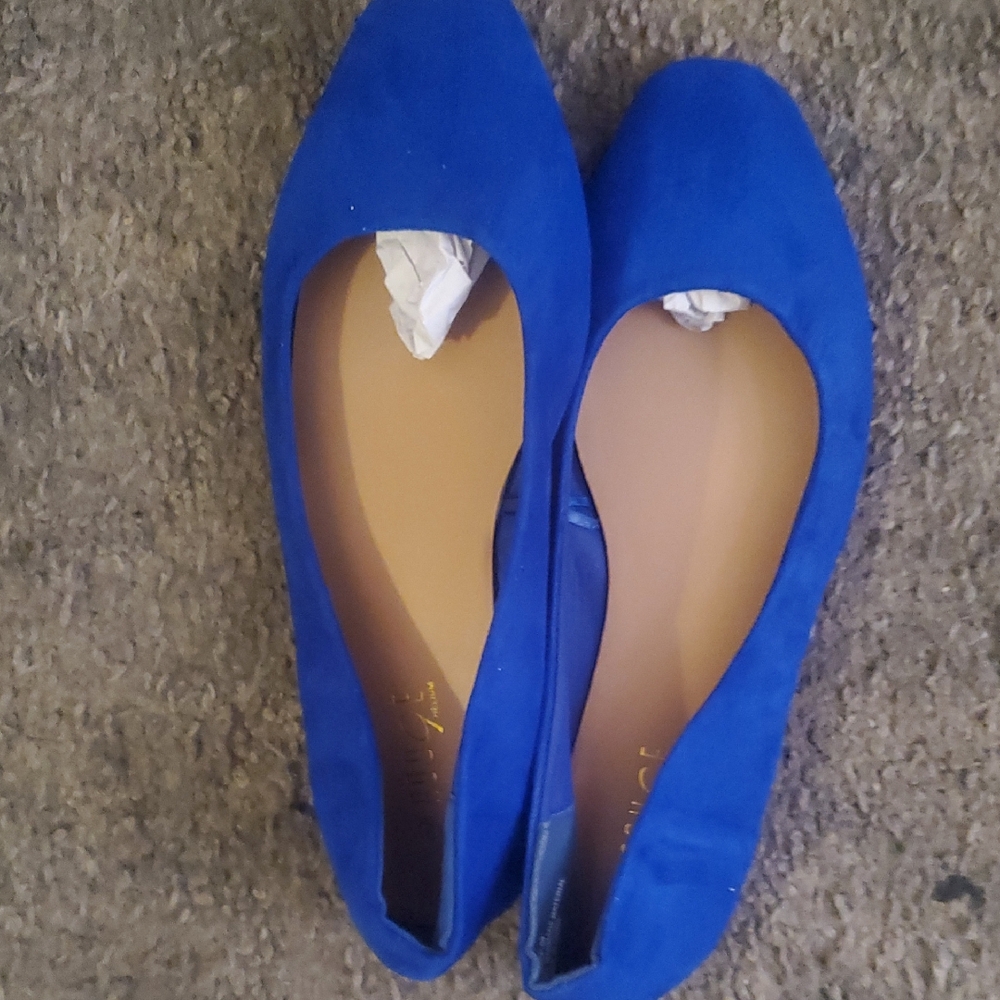 Vibrant Blue Suede Flats for Casual Wear
